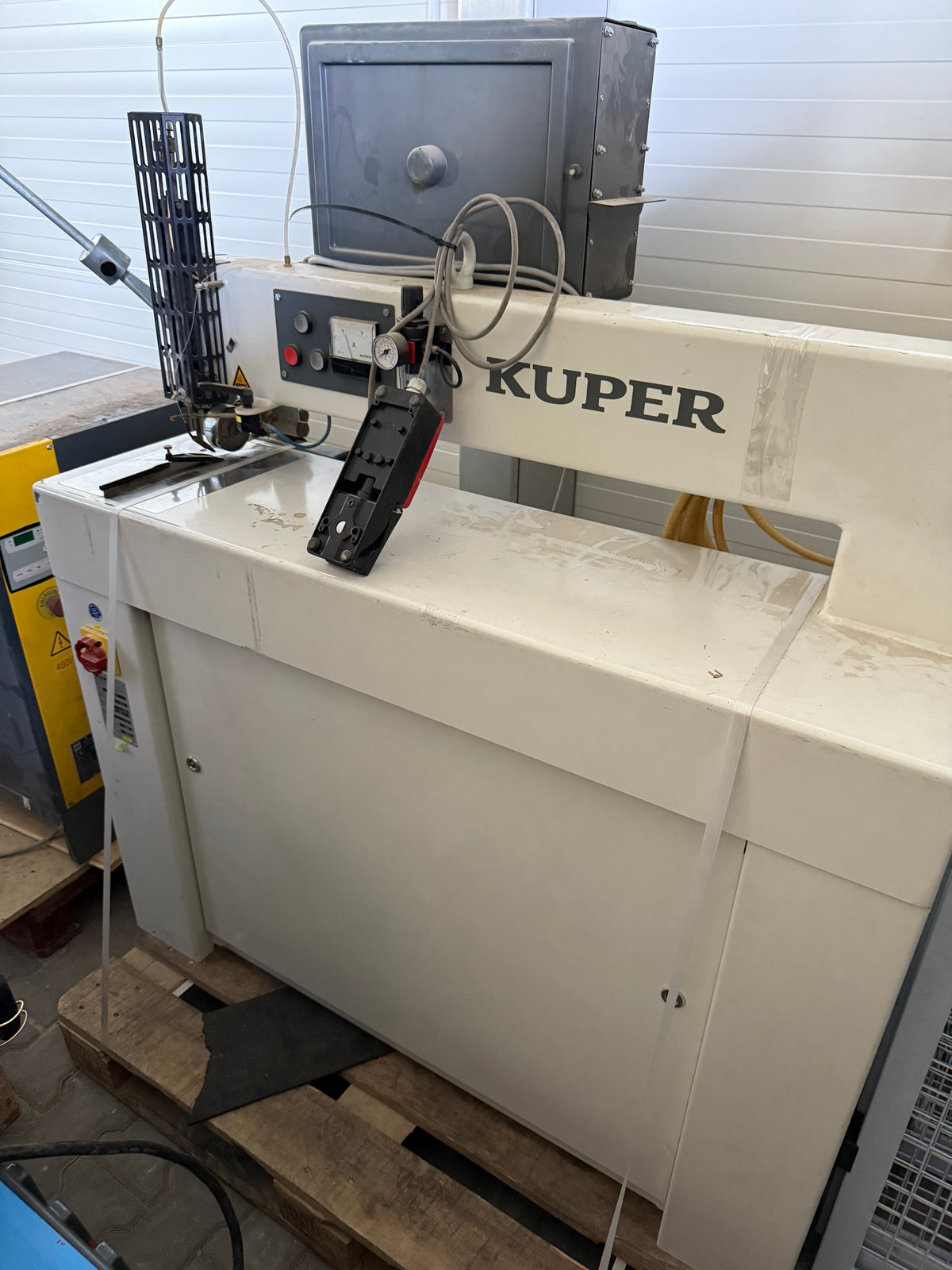 Furnierzusammensetzmaschine KUPER FW/J-920